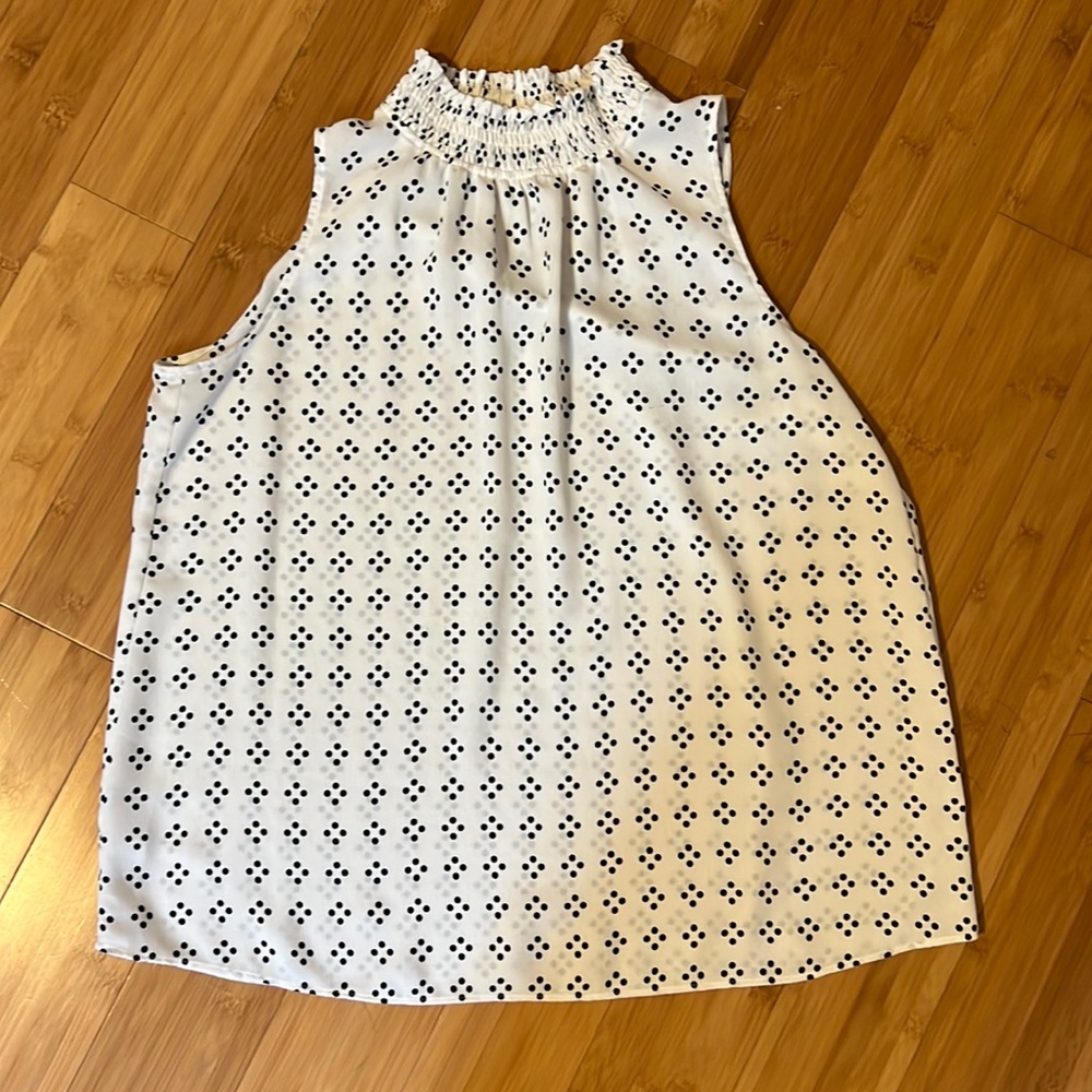 Ann Taylor Sleeveless Blouse 🖤